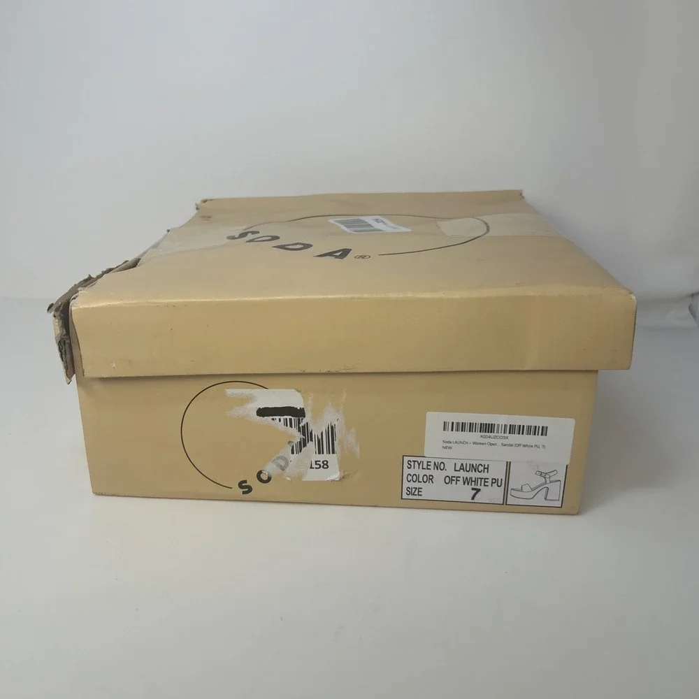Soda Launch Women's Platform Sandals Square Toe Chunky Heel Off White Size 7 NIB